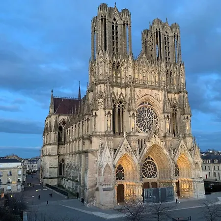 Centre Ville/cathedrale/famille Ρενς